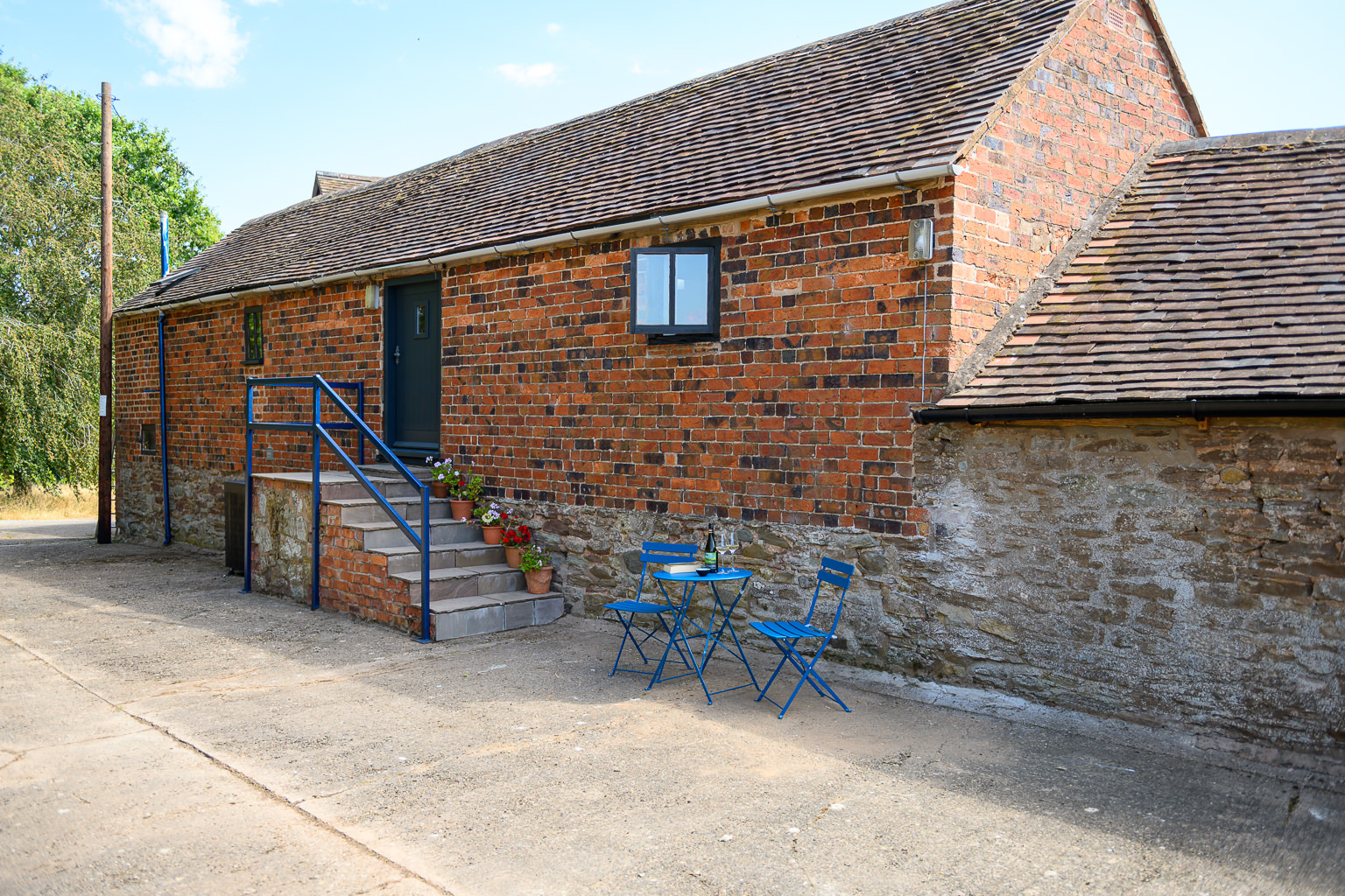 The Hayloft exterior, alternate view