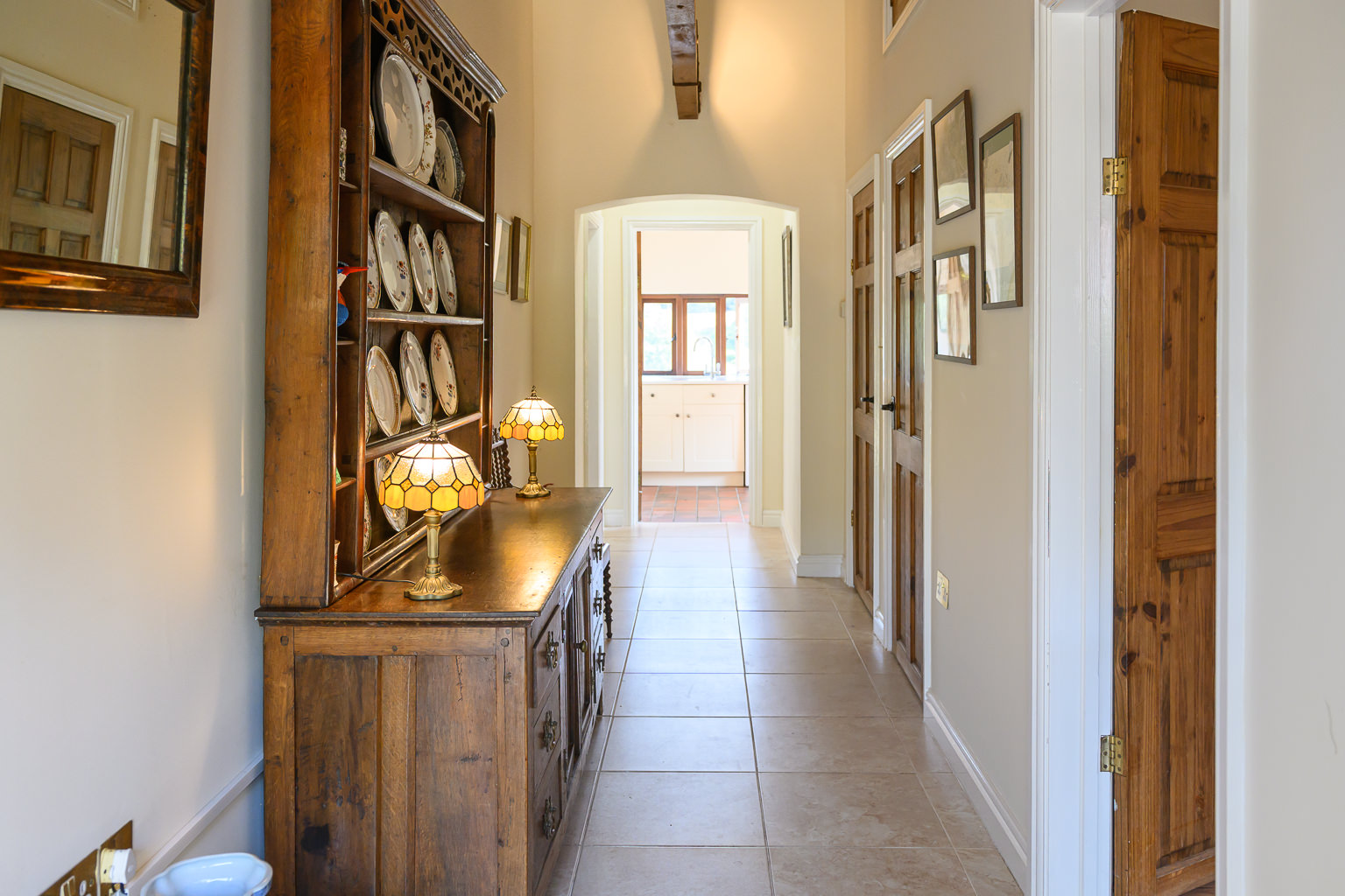 Kingfisher entrance hall, alternate view