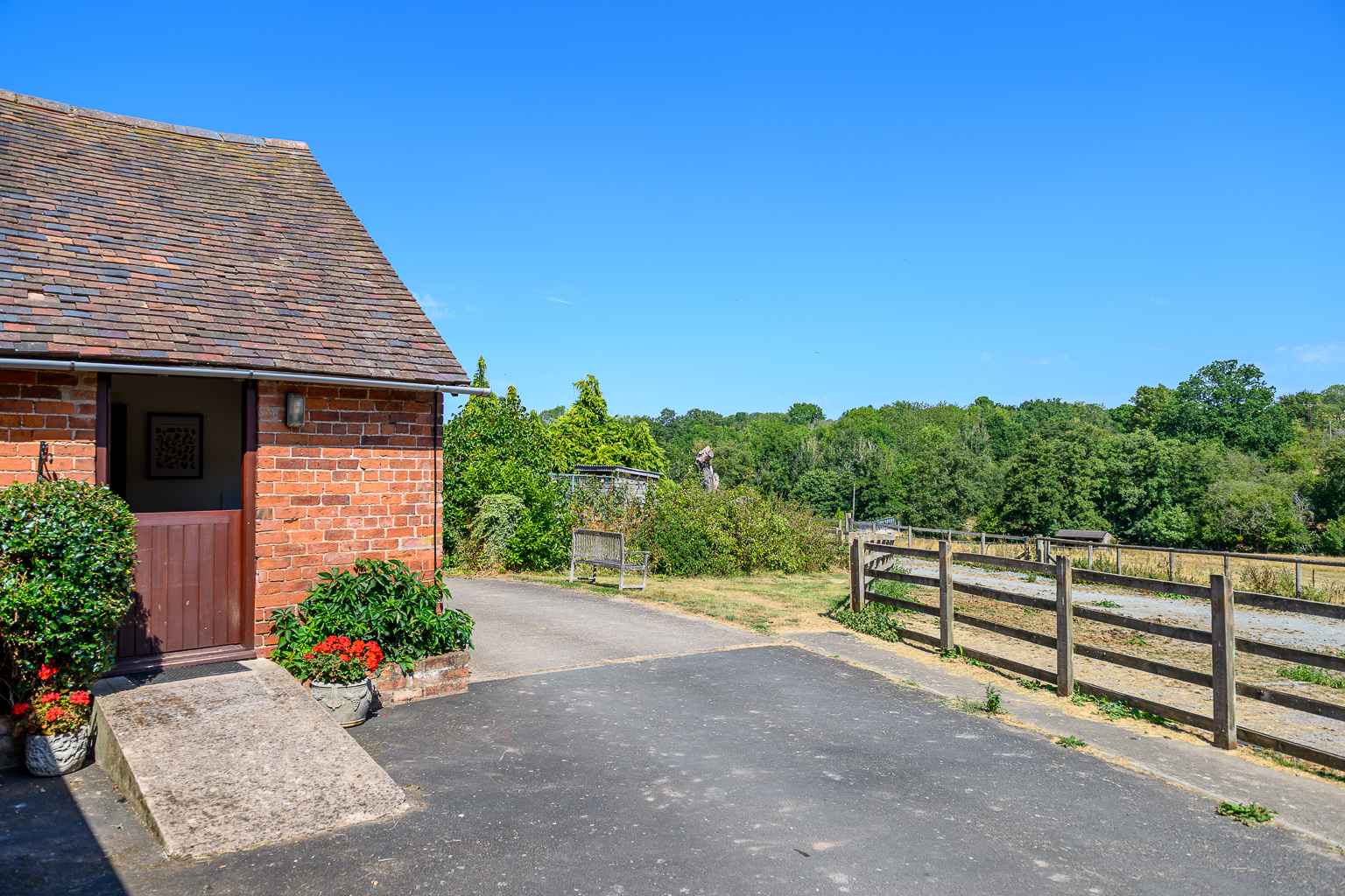 Kingfisher cottage exterior